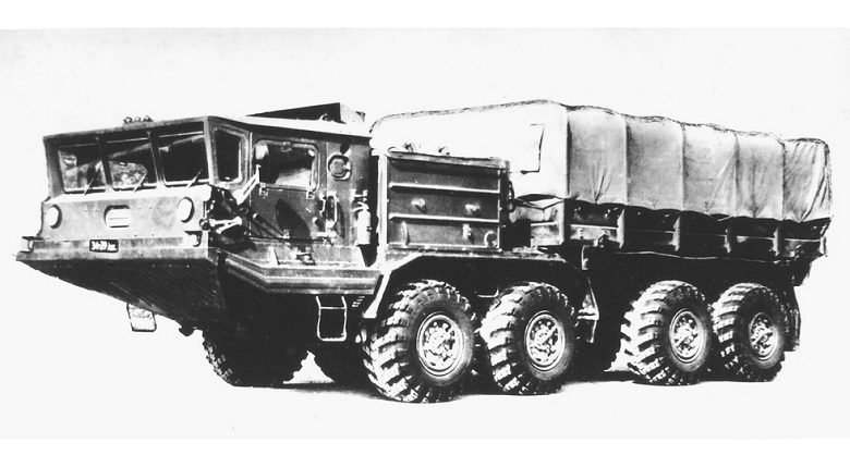БАЗ-6953